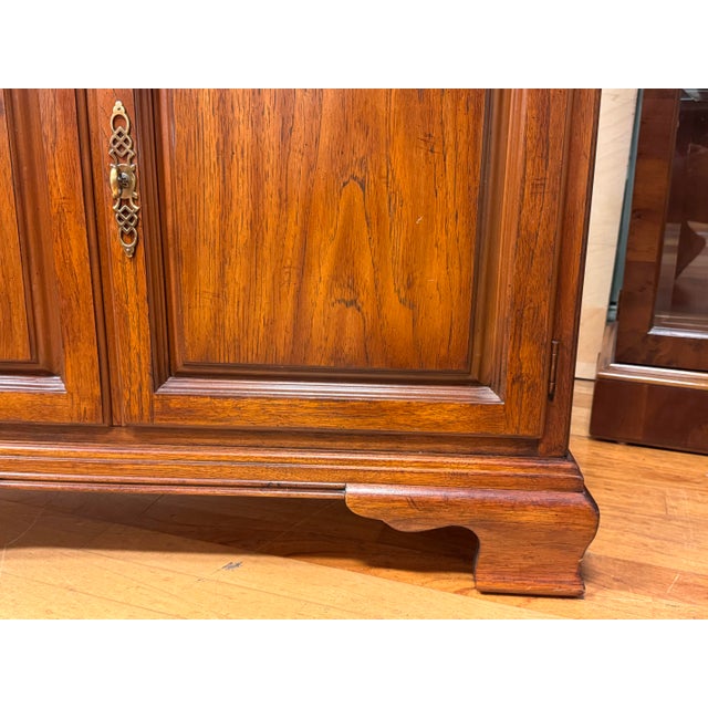 Drexel Heritage Late 20th Century China/ Display Hutch For Sale - Image 11 of 11