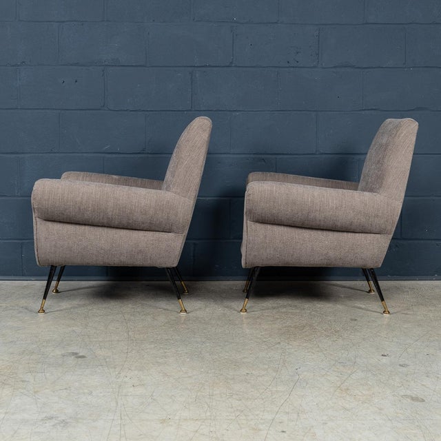 20th Century Italian Armchairs Attibuted to Gigi Radice for Minotti, 1960s, Set of 2 For Sale - Image 4 of 18