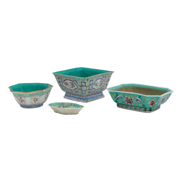 Chinese Famille Rose Glazed Porcelain Bowls, 4 For Sale
