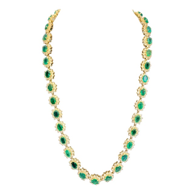 35 Ct Oval Shape Natural Zambian Emerald & 20 Carat Diamond Necklace , 17 Inch For Sale