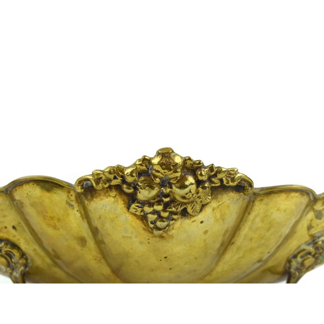 Brass Mid 20th Century Scalloped Italian Oval Hand-Hammered Brass Centerpiece Grape Vine Design Bowl With Lion of Venice Mark For Sale - Image 8 of 10