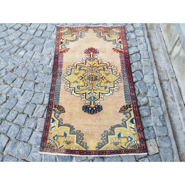 Vintage Distressed Hand-Knotted Oushak Rug-2′5″ × 4′6″ For Sale In Cleveland - Image 6 of 6