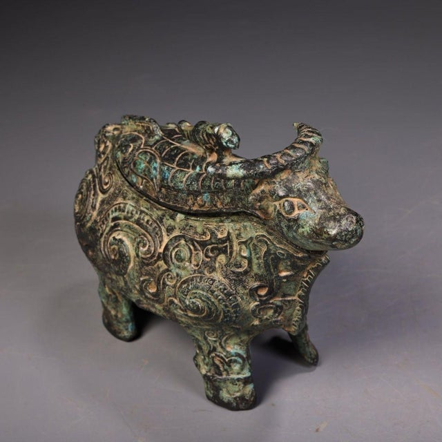 1960s Bronze Ox Ritual Vessel (Gong) With Green Patina - 5.9" Wide For Sale In Los Angeles - Image 6 of 10