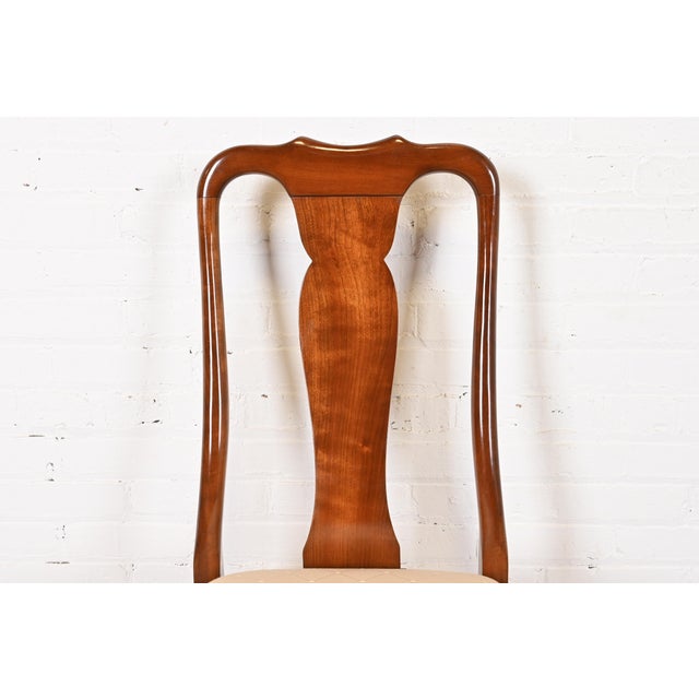 Queen Anne Stickley Queen Anne Carved Solid Cherry Wood Dining Side Chairs, Set of Four For Sale - Image 3 of 5