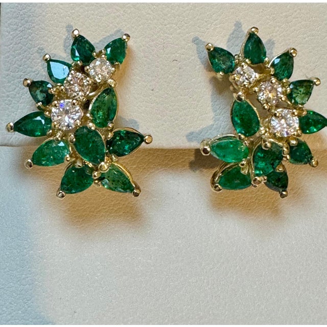 2.3Ct Natural Brazilin Marquise Emerald & 0.60 Ct Diamond Clip on Earring 18 KYG For Sale - Image 4 of 18
