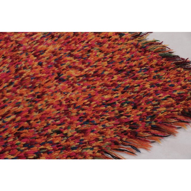 Abstract Vintage Turkish Tulu Shag Rug in Orange Tones - Rug & Kilim For Sale - Image 3 of 8