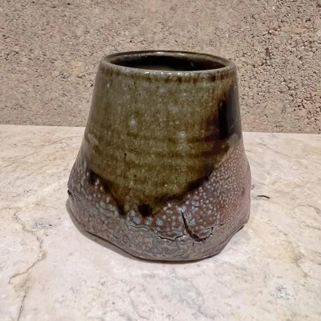 1980s 1980s Studio Art Sculptural Dark Brown Coffee Mug Melching Pottery For Sale - Image 5 of 7