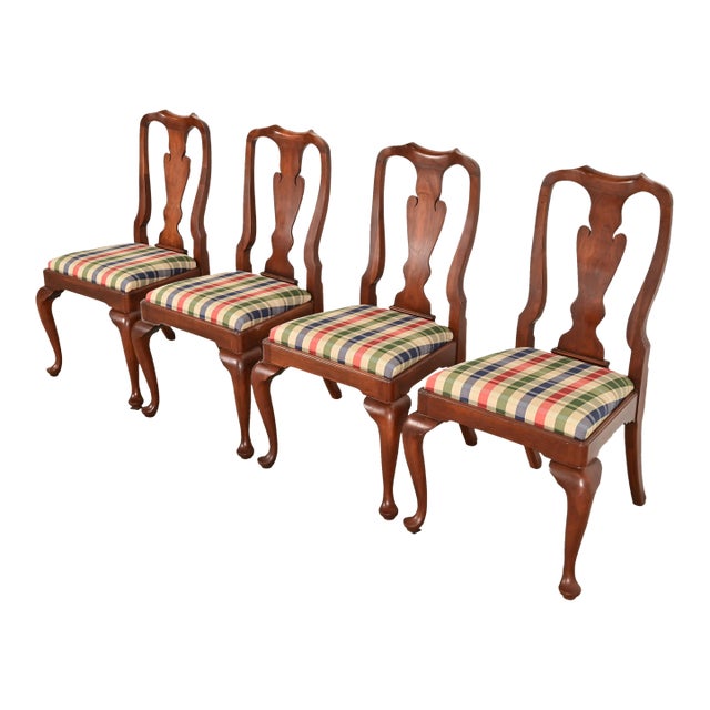 Henkel Harris Queen Anne Solid Cherry Wood Dining Chairs, Set of Four For Sale