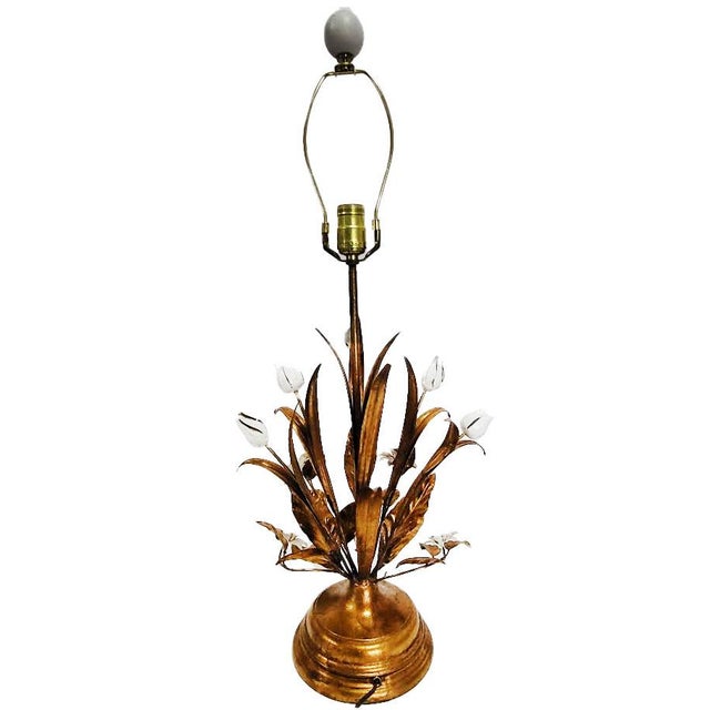Mid-Century Modern Mid-Century Italian Hollywood Regency Gilt Iron Daisy & Tulip Tole Lamp For Sale - Image 3 of 16