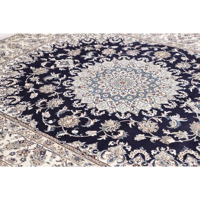 Textile Nain Oriental Rug in Wool For Sale - Image 7 of 11