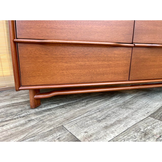 Fully Restored Mid Century Modern Dresser by Hickory Manufacturing Company. Circa 1960s For Sale - Image 11 of 12