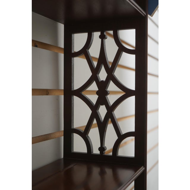 Stickley Colonial Williamsburg Mahogany What Not Shelf For Sale - Image 10 of 17