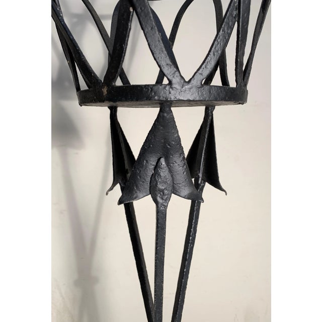 Art Deco Empire Deco Style Early Jardinière Metal Arrow Stand Planter in Tole For Sale - Image 3 of 5