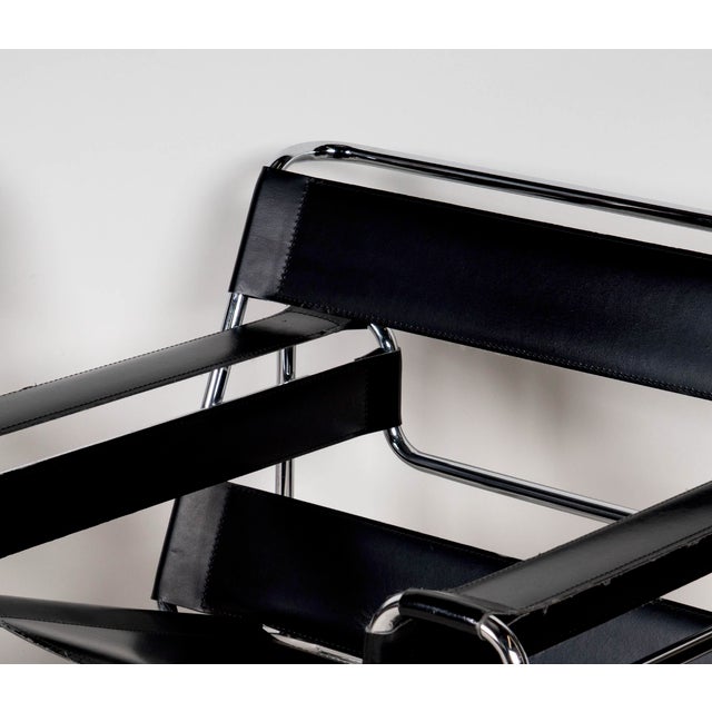 Late 20th Century Pair of Wassily Chairs After Marcel Breuer for Euro Style, Italy – Chrome & Black Leather Bauhaus Modern For Sale - Image 14 of 15