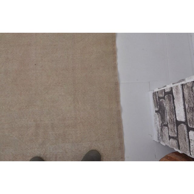 Tan 1940s Oversize Oushak Floral Handknotted Rug For Sale - Image 8 of 10