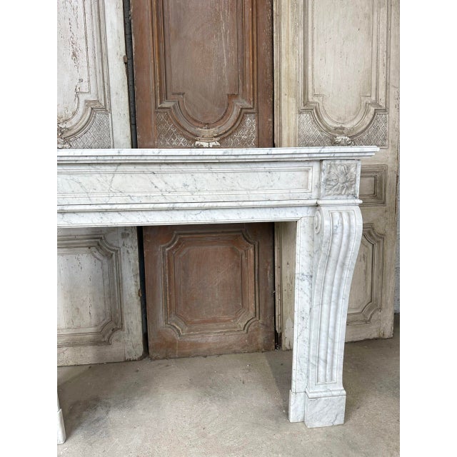 French Louis XVI Style White Carrara Marble Fireplace, 1890 For Sale - Image 10 of 14