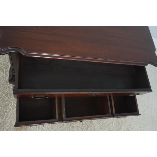 Antique Bench Made Philadelphia Mahogany Lowboy For Sale - Image 4 of 17
