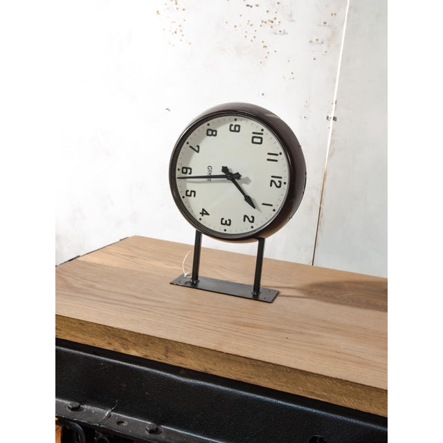 Glass Double-Sided Bakelite Slave Clock with Wall Bracket from Gents of Leicester, England, 1940s For Sale - Image 7 of 13