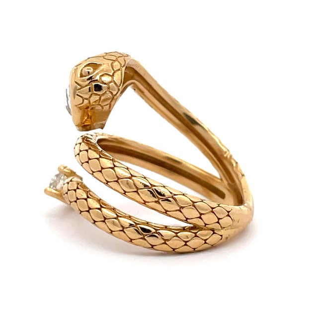Early 21st Century 18k Yellow Gold Gia Certified 0.73ct I Vvs2 Diamond Serpent Ring, Size 5.5 For Sale - Image 5 of 6