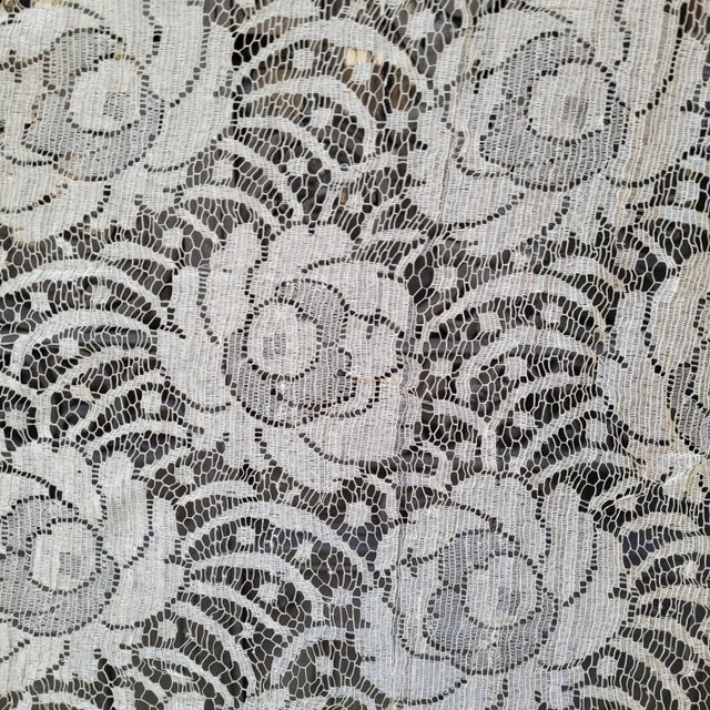 White Lace Mantilla, Spain, 1930s For Sale - Image 15 of 18
