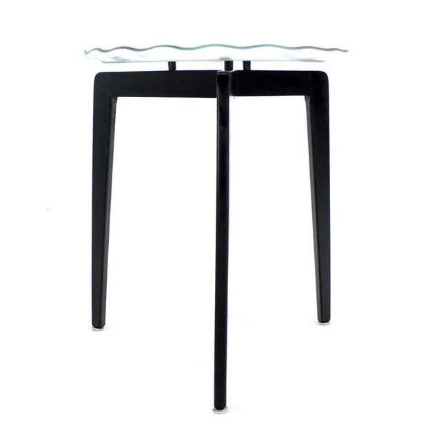 Vintage Art Glass Top Scallop Edge Tapered Leg Stackable Nesting Side Tables- Set of 3 For Sale - Image 9 of 11