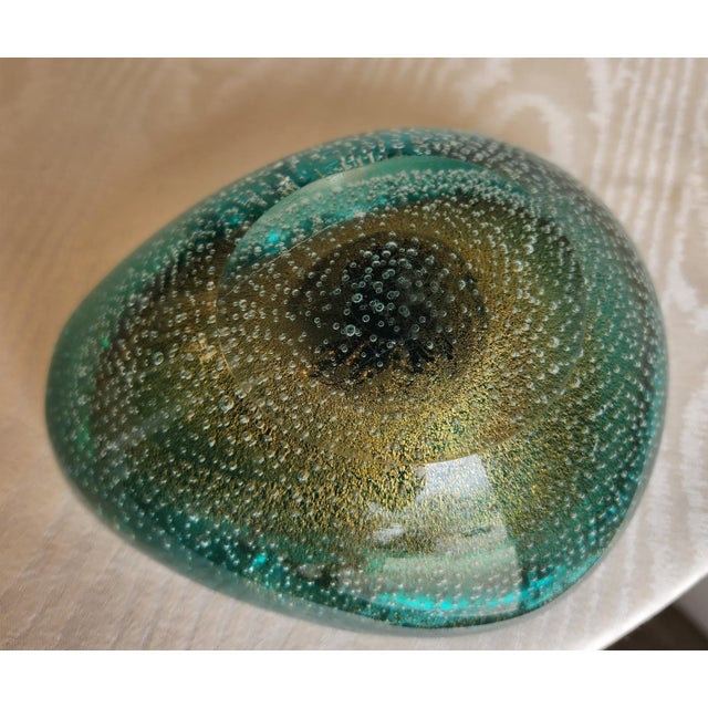 Alfredo Barbini Style Murano Teal Green Gold Flecks Italian Bullicante Art Glass Mid Century Dish Bowl For Sale - Image 12 of 12