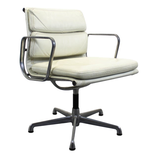 EA217 Office Chair by Charles & Ray Eames, 1980s For Sale