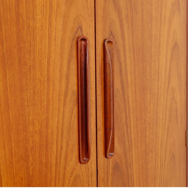 Brown 1960s Mid Century Armoire by Vb Wilkins for G Plan For Sale - Image 8 of 10