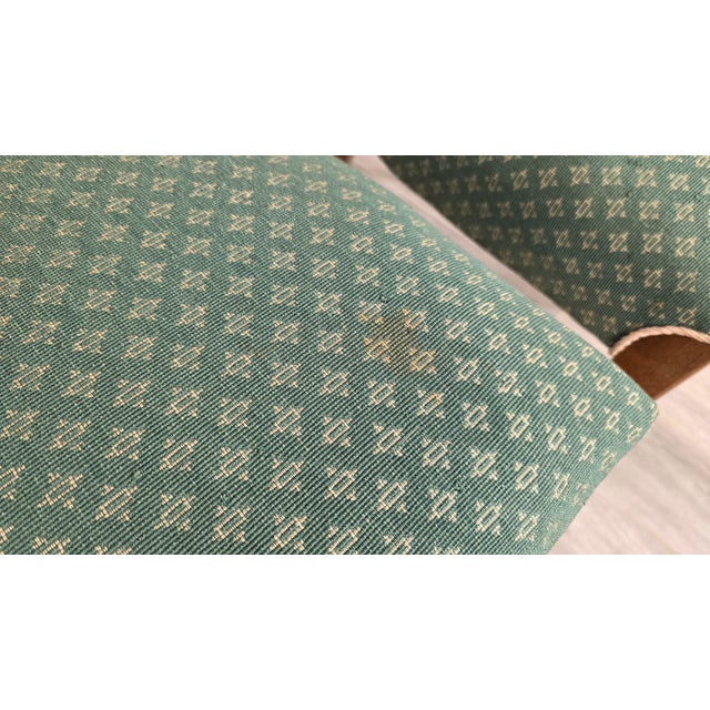 Table dimensions: height 76 depth 85 width 120/190