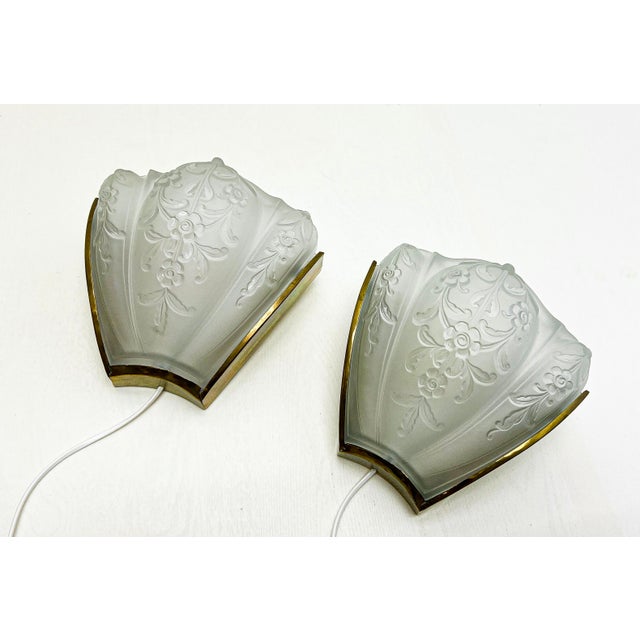 Art Deco Style Brass and Glass Wall Lamps, France, 1940s, Set of 2 For Sale - Image 15 of 18