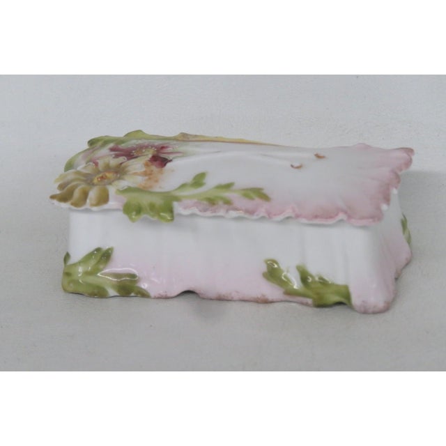 Lidded Porcelain Trinket Match Box Hand Painted Floral Motif Ruffled Edge 5187b For Sale - Image 4 of 11