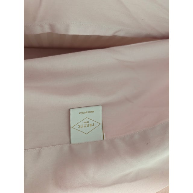 Product specification: Condition- Very Good Brand – Frette Model- Custom Colour – Pink Material – Satin Measurements –...