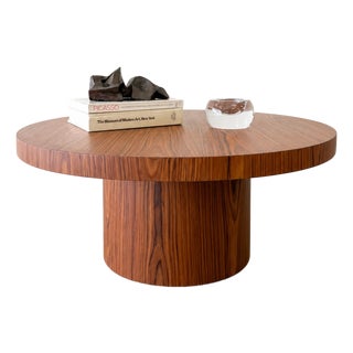 Mid-Century Modern Round Rosewood Pedestal Coffee Table For Sale