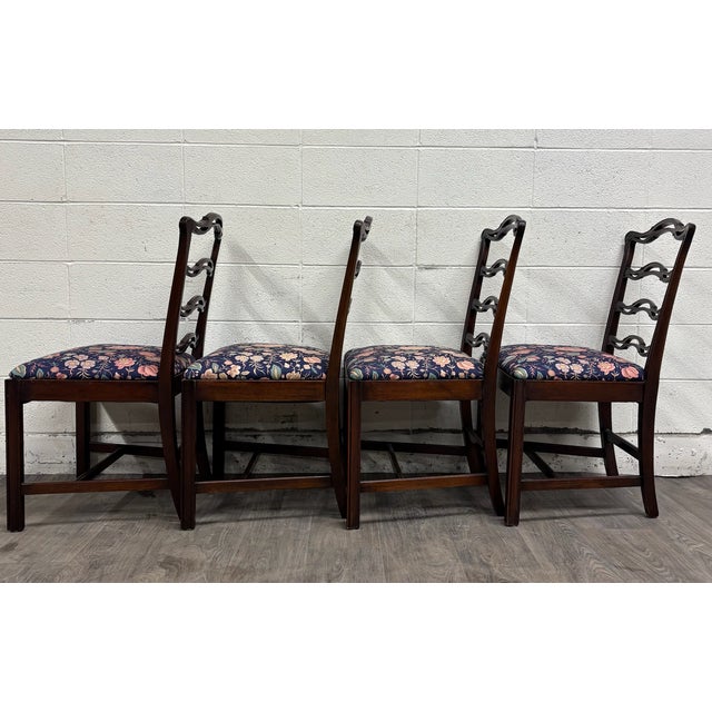 Vintage Chippendale Style Ladder Back Ribbon Back Dining Chairs - Set of 4 For Sale In Kansas City - Image 6 of 8