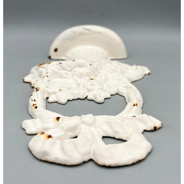 White Vintage White Cast Floral Door Stop With Bow – Cottagecore / French Country / Shabby Chic For Sale - Image 8 of 8