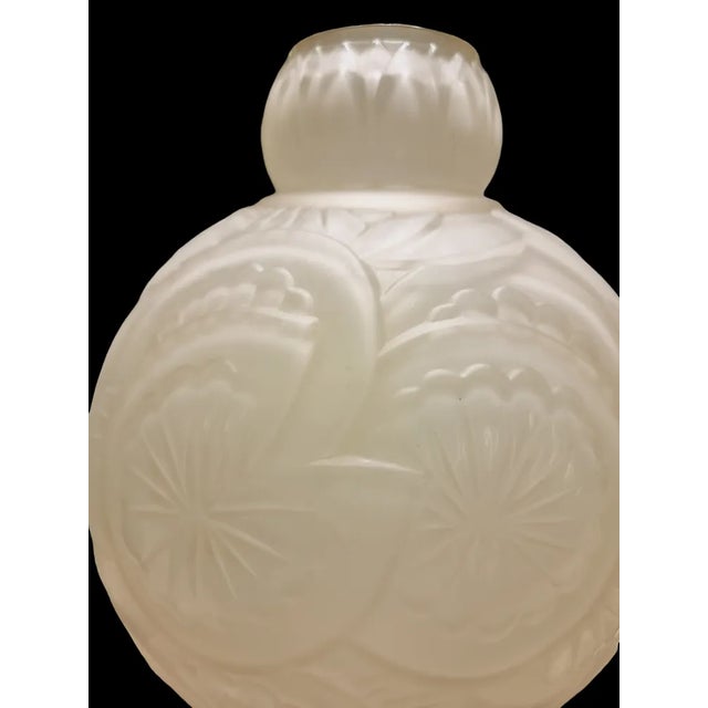 Art Deco Bulbous Frosted Glass Vase by Etling, 1920s, in Flawless conditions. Designed 1920 to 1949