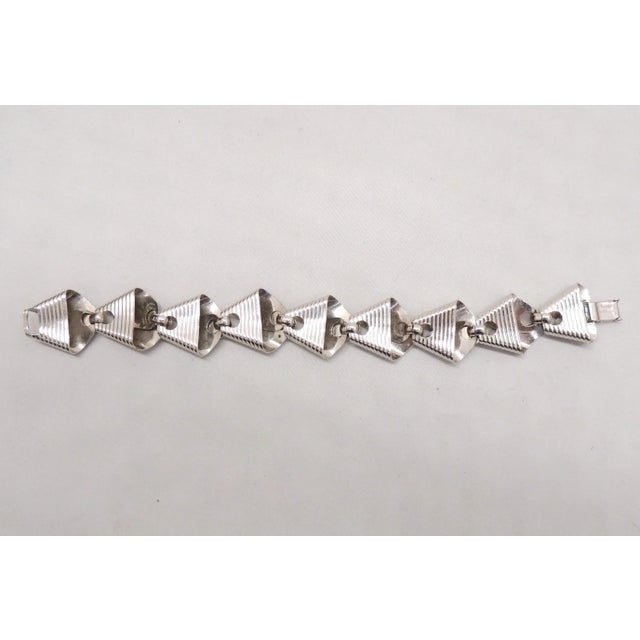 1950s 1950s Vintage Signed Napier Sterling Silver Modernist Link Bracelet For Sale - Image 5 of 6