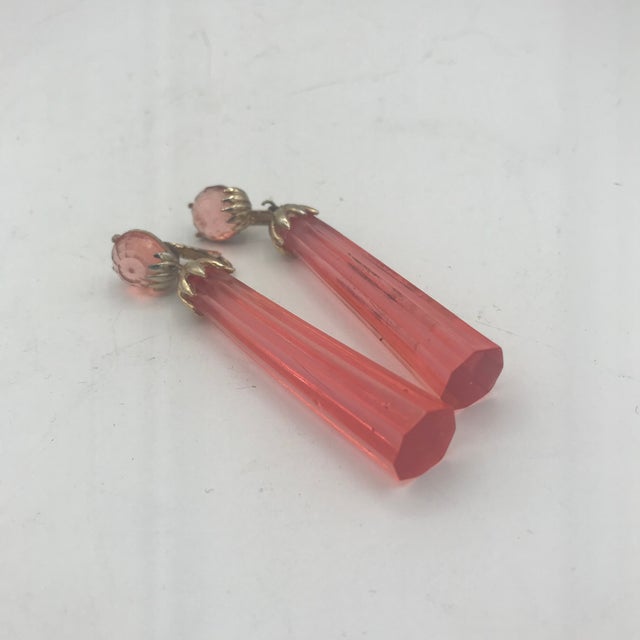 Modern 1940s Signed Marcel Boucher Pink and Gold Pendent Clip Earrings - 2 Pieces For Sale - Image 3 of 7