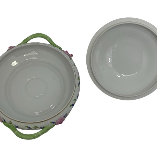 Traditional Vintage Herend Hungary Blue Garland PBG Round Covered Vegetable Dish Form 86 C. 1980s For Sale - Image 3 of 10