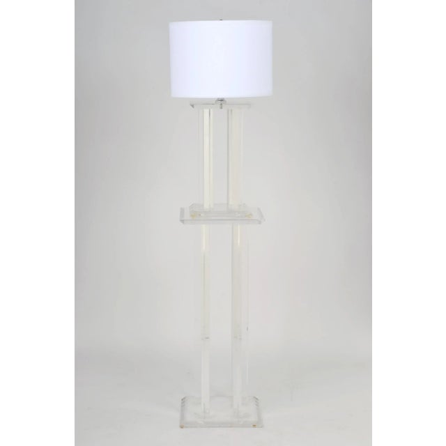 Mid-Century Modern Vintage Lucite Pedestal with Lamp For Sale - Image 3 of 14