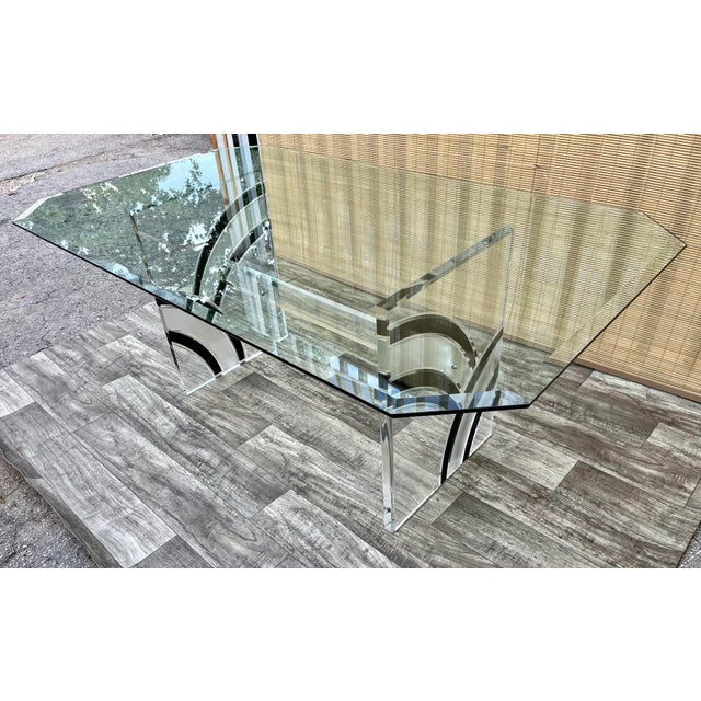 1970s Mid Century Modern Lucite Base Dining Table. Circa 1970s. For Sale - Image 5 of 12