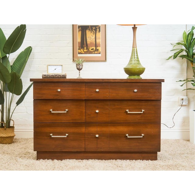 Mid-Century Modern Mid-Century Modern Walnut 6-Drawer Dresser With Chrome Pulls For Sale - Image 3 of 10