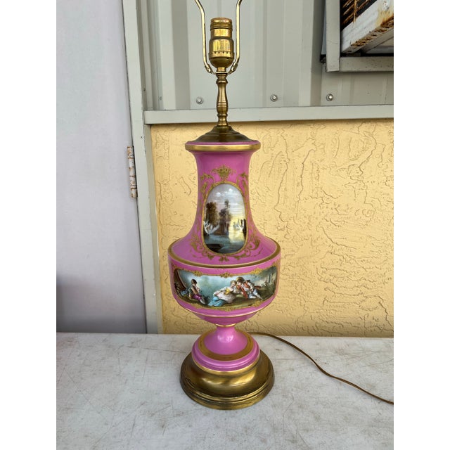 French Vintage French Sevres Style Pink Porcelain Urn Table Lamp With Dual-Sided Hand-Painted Scenes For Sale - Image 3 of 12