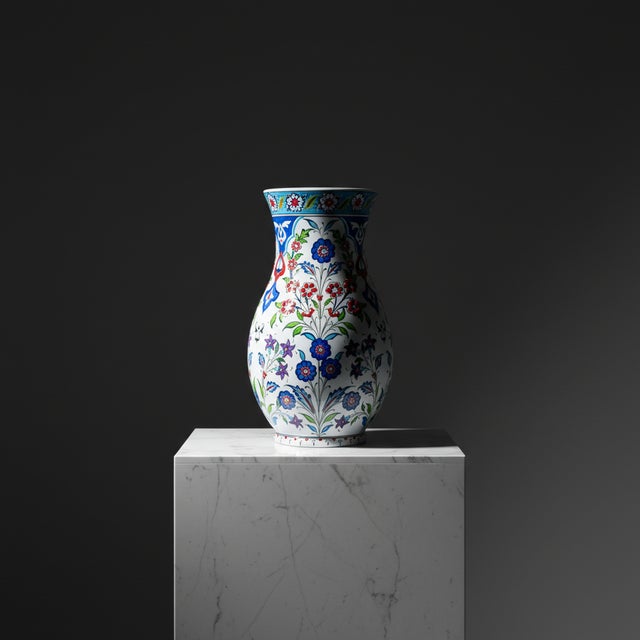 Handmade Ceramic “Armudi” Vase (30cm) – Elegant Pear Shape with Purple & Red Spring Flowers – Romantic Home Decor For Sale - Image 9 of 9