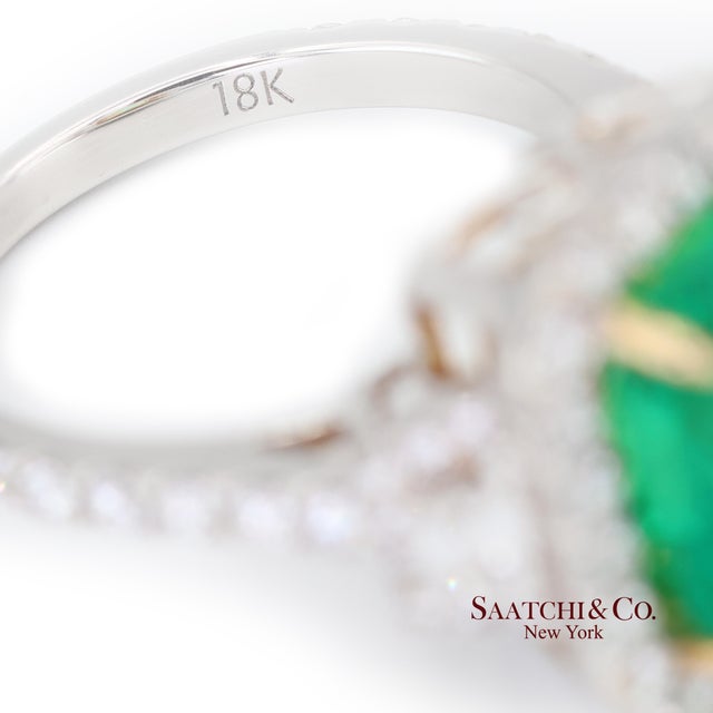 Green Gia 18k (750) White Gold Natural Colombian Emerald and Natural Diamond Ring, Size 6 For Sale - Image 8 of 12