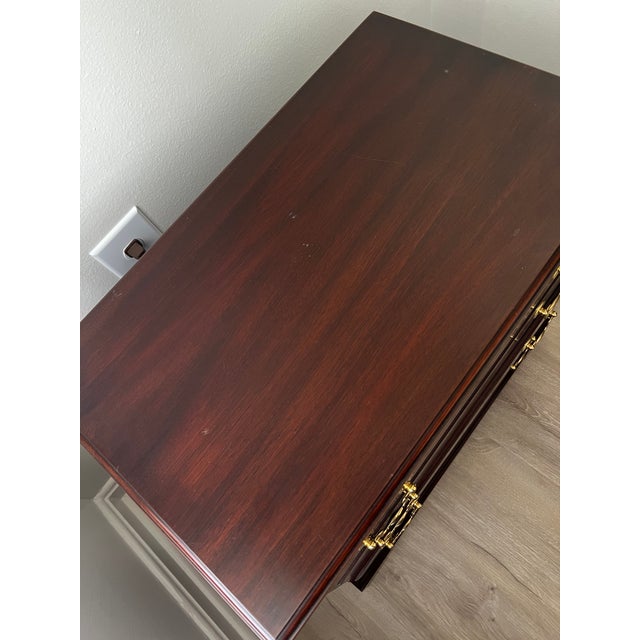 Chippendale 1990s Henkel Harris Mahogany Chippendale Hanover Chairside Chest For Sale - Image 3 of 6
