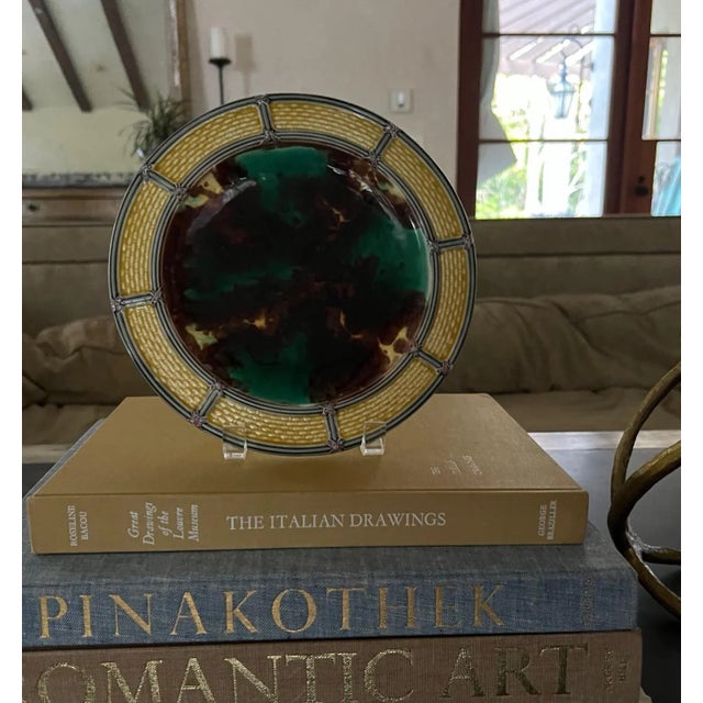 19th Century Wedgwood Majolica Plate With Basketweave Rim For Sale - Image 10 of 11