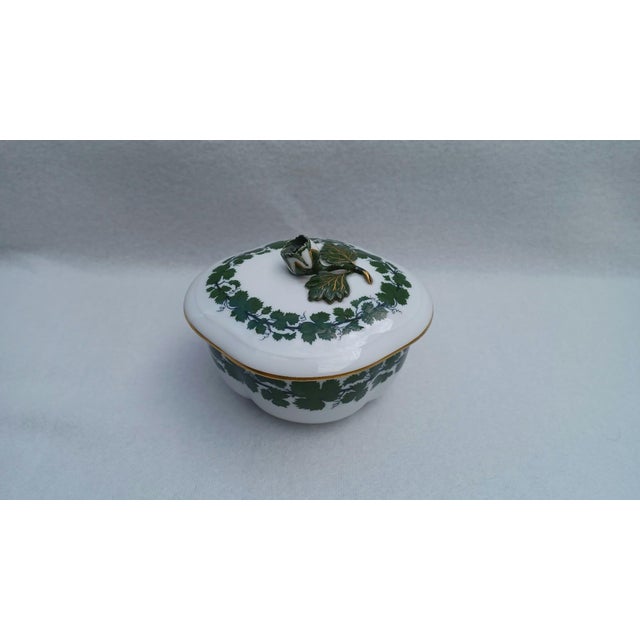 Antique Meissen Quatrefoil Oval Porcelain Sugar Bowl, "Weinlaub" Pattern with Gold Accents, c. 1934–1944 An elegant and...