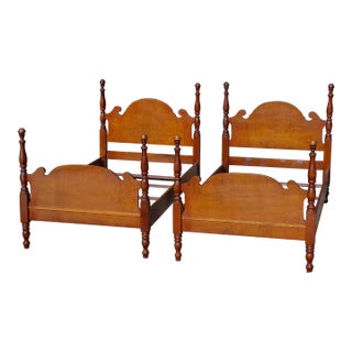 Vintage Pair Atlas Furniture Curly Maple Poster Twin Beds For Sale