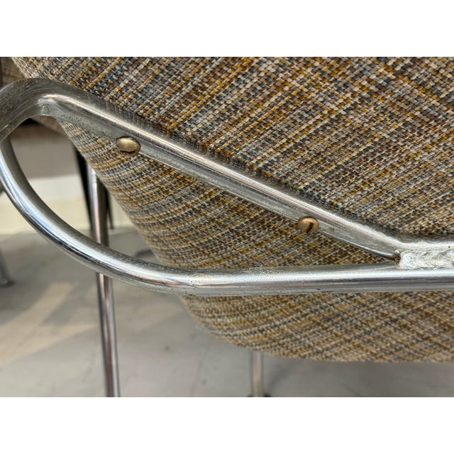 1960s Early Production Saarinen Knoll Womb Chair & Ottoman Reupholstered LIC Label For Sale In Palm Springs - Image 6 of 18